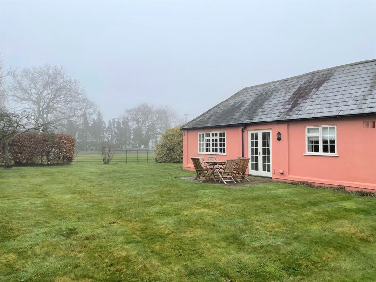 Dedham Vale AONB Holiday Cottage