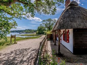 Beaulieu River Thatched Holiday Cottage