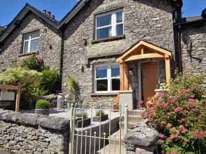 Cosy Holiday Cottage Sea Views