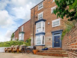 Large Self Catering Cottage Whitby