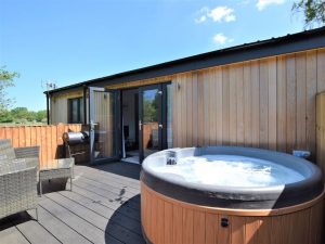 Luxury Holiday Lodge Norfolk Hot Tub