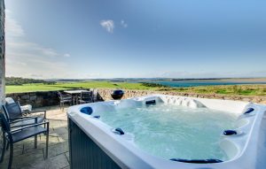 Sea View Cottage Bamburgh with Hot Tub