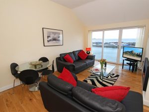 Holiday Cottage Seahouses with Sea Views