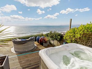 Whitsand Bay Unique Beach Lodge