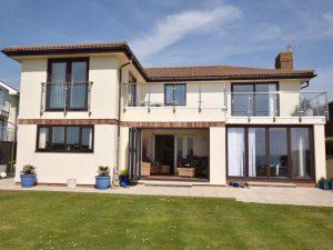 Coastal Holiday House with Swimming Pool Coastal Holiday House with Swimming Pool